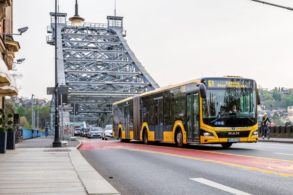 In beiden Petitionen sollen Busse weiterhin die historische Brücke benutzen dürfen.