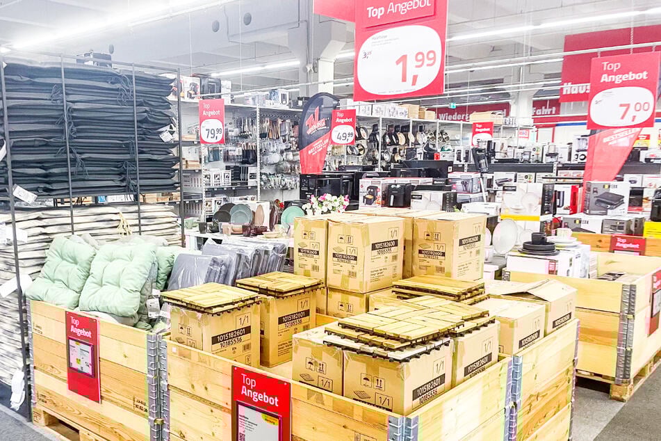 ROLLER startet Sonderverkauf mit hohen Rabatten auf viele Möbel