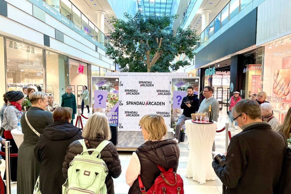 Die Auszeichnung wurde in den "Spandau Arcaden" verliehen.