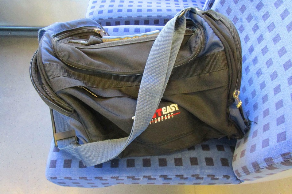 Diese Sporttasche löste am Mittwoch einen Polizeieinsatz in Werdau aus.