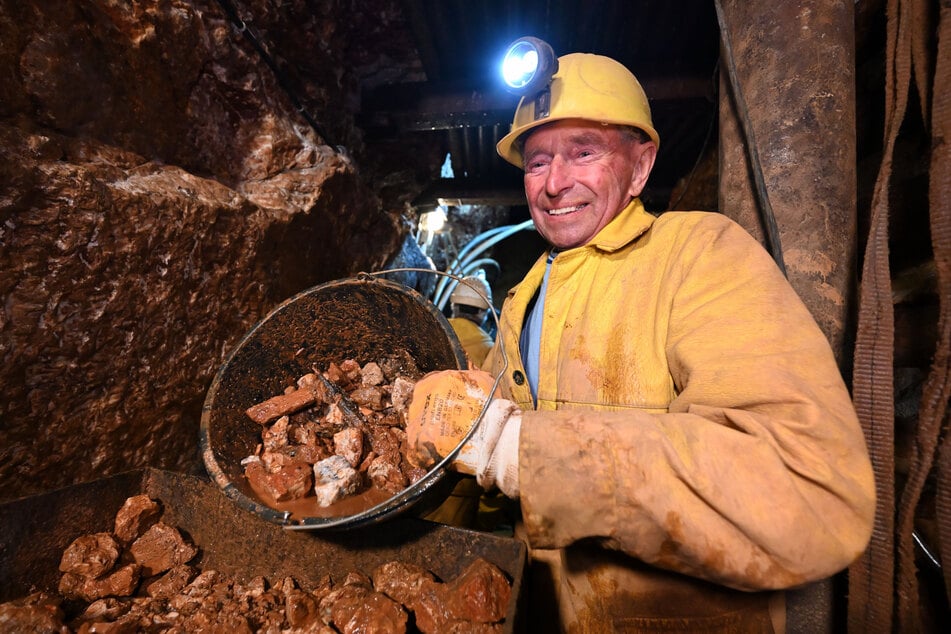 Nicht zu fassen: Dr. Wolfgang Sebald schuftet mit 90 noch immer im Bergwerk.