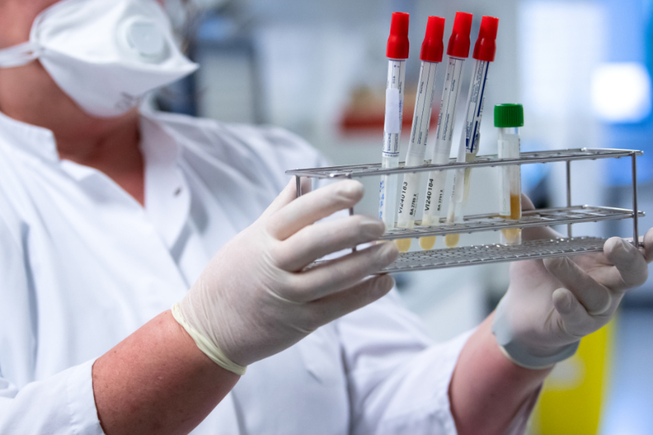 In Bayern kann sich künftig jeder auf das Coronavirus testen lassen. (Symbolbild)