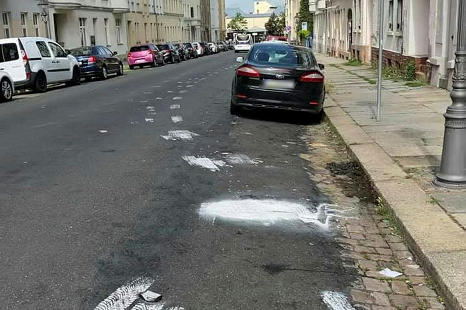 Ein unverhoffter Aktivist hat sein Auto versehentlich in Farbe geparkt …