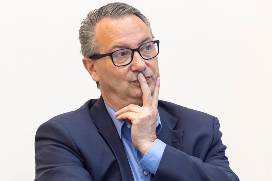 Sportbürgermeister Jan Donhauser (56, CDU) hat sich zum aktuellen Stand geäußert.