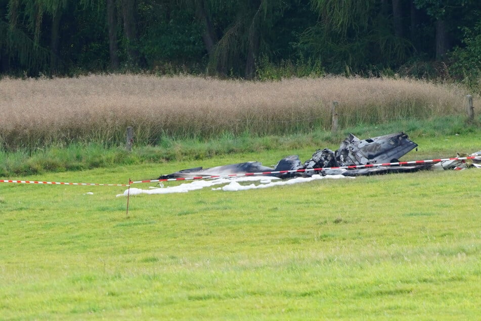 Kleinflugzeug stürzt in Hessen ab und geht in Flammen auf: Ein Toter!