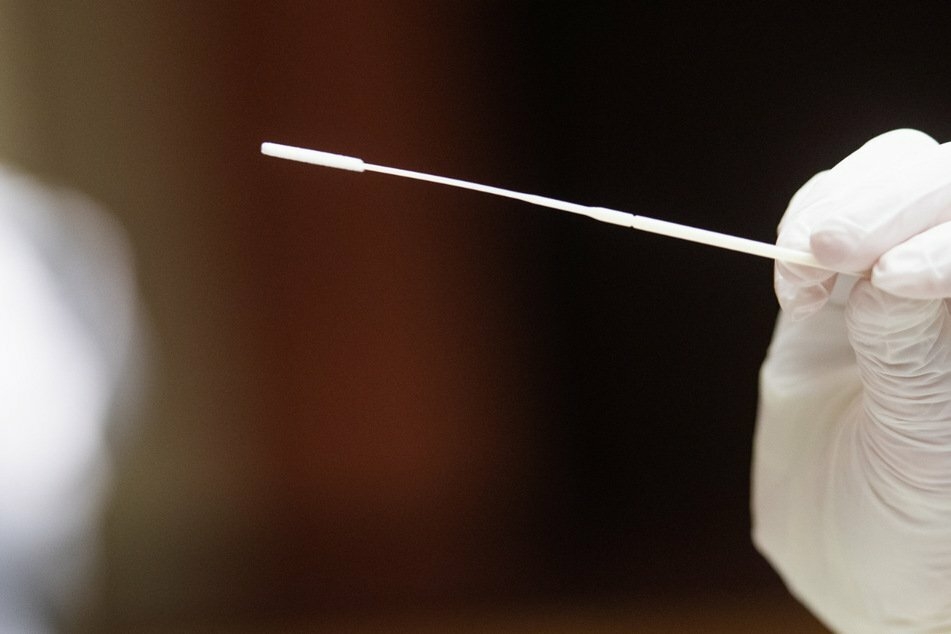 Bei zwei Disko-Besuchern aus der Städteregion Aachen wurde das Coronavirus festgestellt.