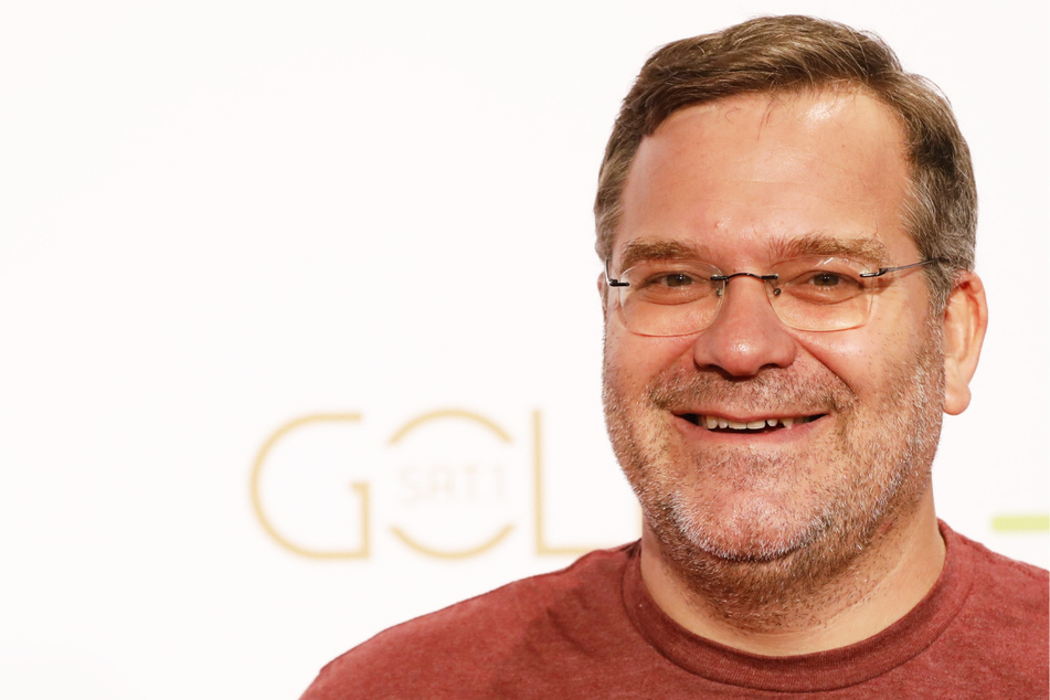 TV-Moderator Elton (50) wurde von Jörg Dahlmann (62) verlinkt und hat mit einem Kommentar reagiert.