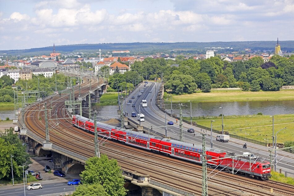 Die S1 wird zum Feiertagswochenende um einen fünften Wagen verstärkt. (Archivbild)
