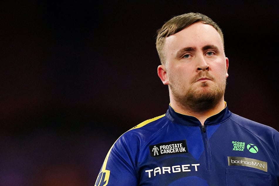 Eingriff in jungen Jahren: Darts-Weltmeister spricht über seine Augen-OP