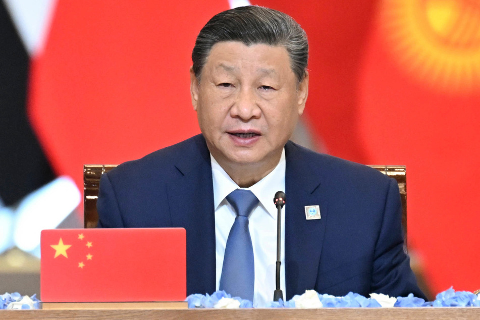 Chinese President Xi Jinping said on Monday that world powers should help Russia and Ukraine re-start direct negotiations.