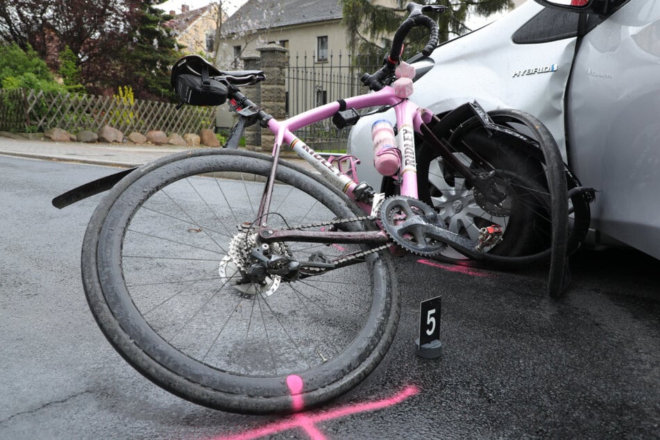 Fahrradfahrer bei Unfall in Freital schwer verletzt