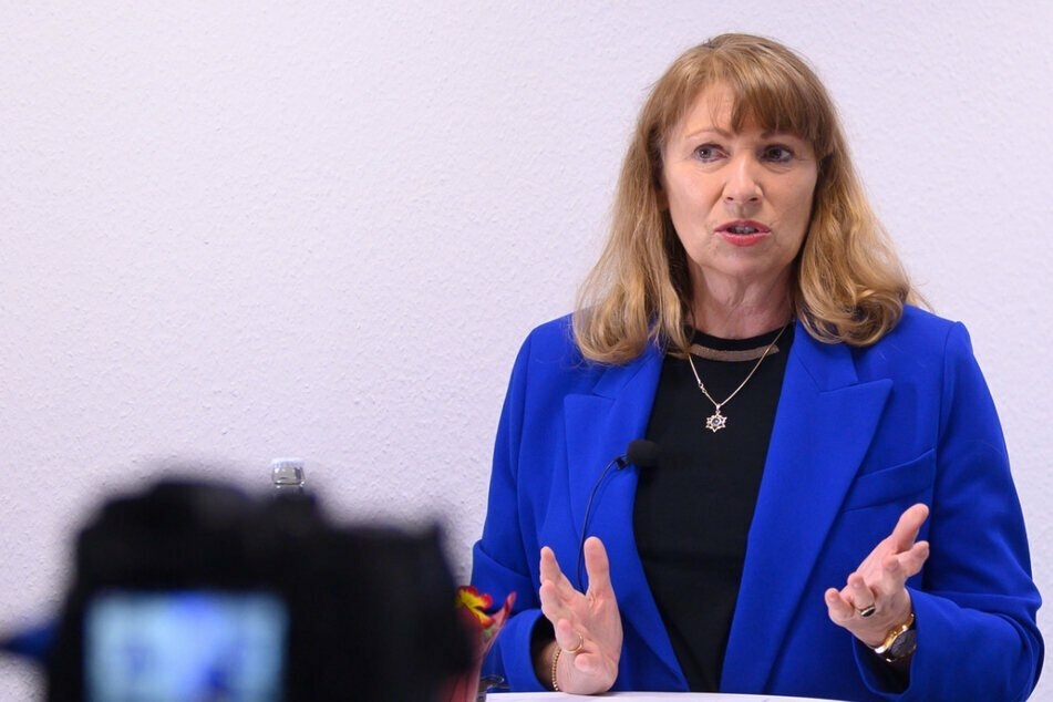 Sachsens Gesundheitsministerin Petra Köpping (62, SPD) will "testen, testen, testen".