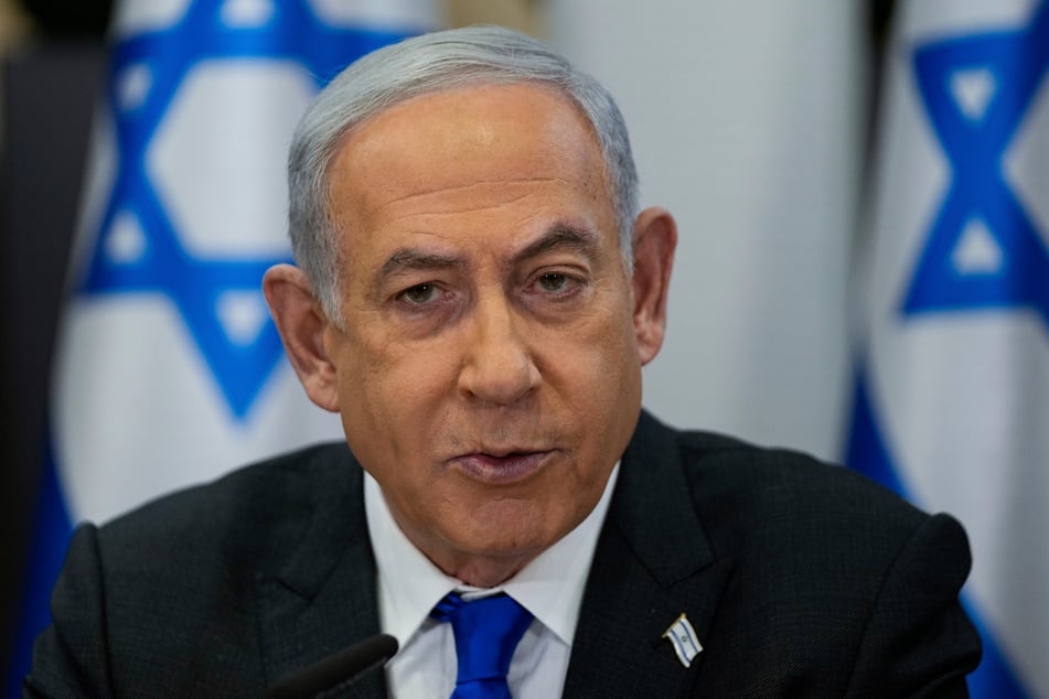 Israels Ministerpräsident Benjamin Netanjahu (74) hat erneut bekräftigt, alle aus Israel in den Gazastreifen entführten Menschen zurückholen zu wollen.