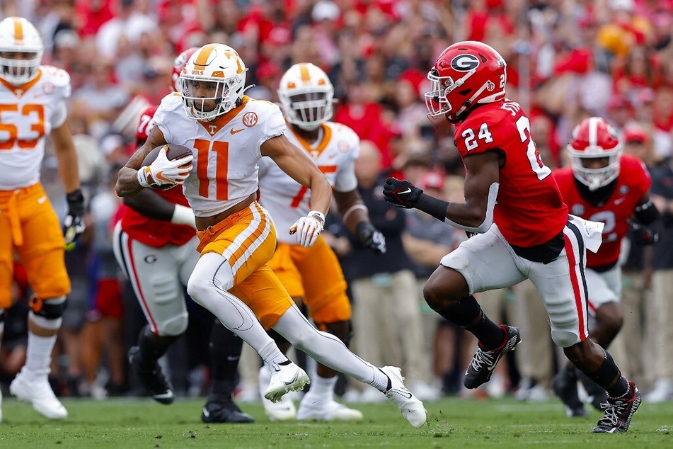 2022 Biletnikoff winner Jalin Hyatt (c) of Tennessee has opted out of playing in the Orange Bowl against Clemson and declared for the NFL Draft.