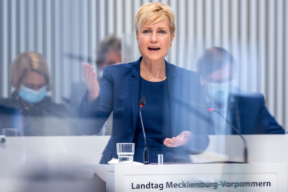 Manuela Schwesig (46, SPD), die Ministerpräsidentin von Mecklenburg-Vorpommern, hat ihre erste Corona-Impfung erhalten. (Archivbild)