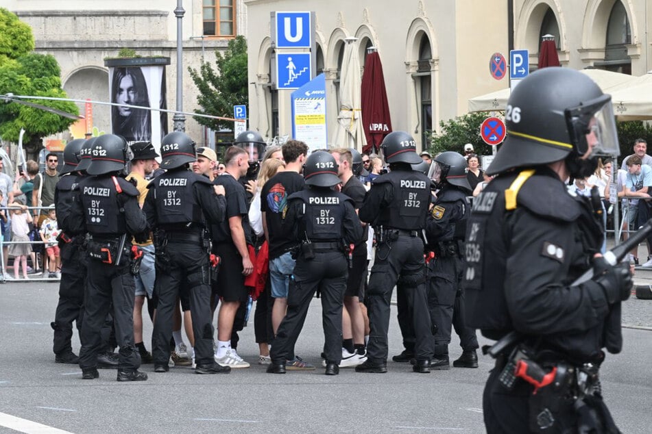 In allen deutschen Großstädten bereitet sich die Polizei auf die Proteste vor.