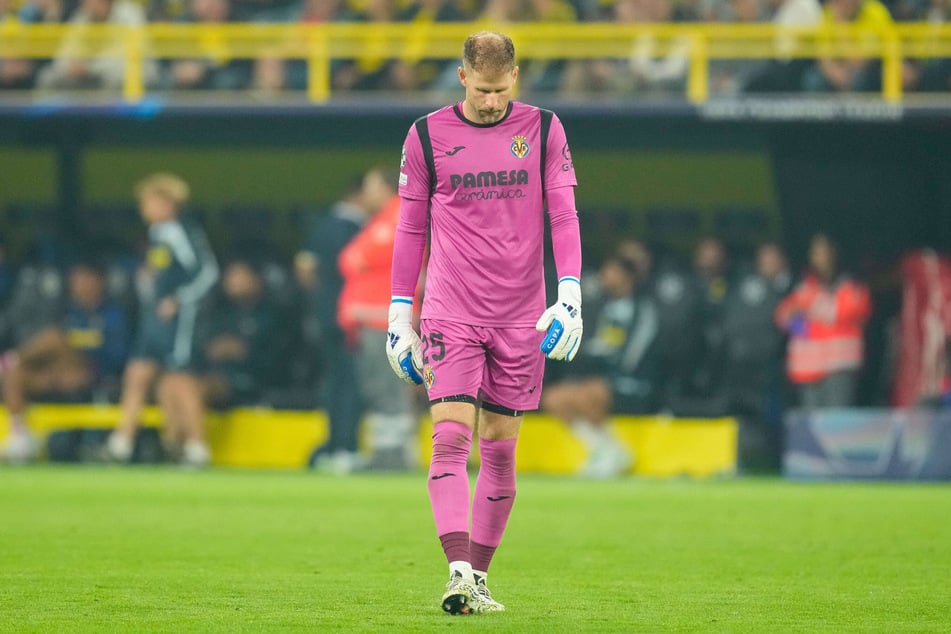 Peter Gulacsi (36) kassierte bei seiner Premiere für den FC Villarreal direkt drei Treffer.