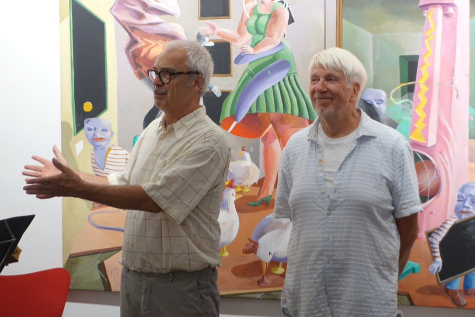 Michael Kunert (l.) präsentiert seit Donnerstag seine Werke in der Galerie W182. Kunstbuchautor Michael Hametner (r.) startete den Abend mit einleitenden Worten über den Künstler.