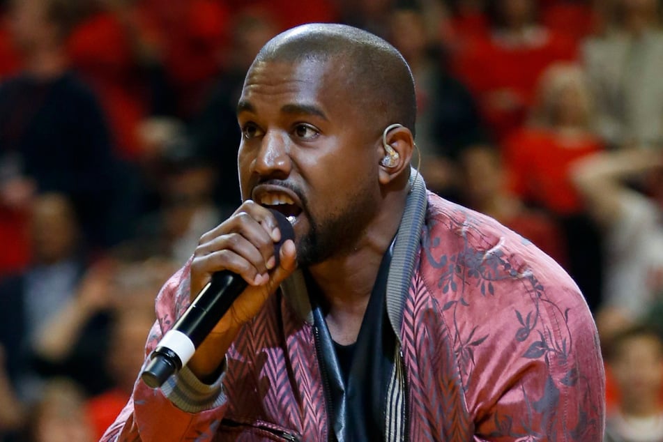 Der nationalsozialistische Song von US-Rapper Kanye West (48) reflektiere seine aktuelle Lebenssituation.