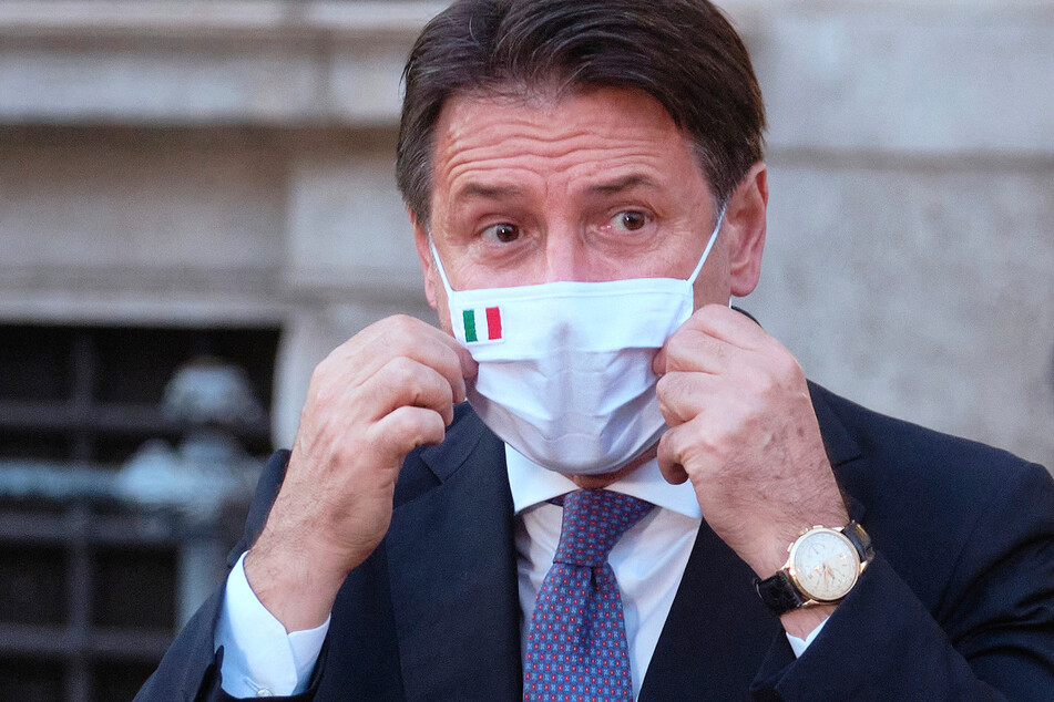 Giuseppe Conte ist der Ministerpräsident von Italien.