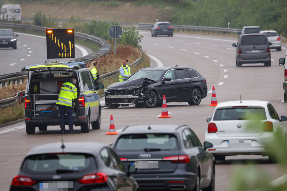 Der Verkehr musste am Mittwochmorgen einspurig an der Unfallstelle vorbeigeleitet werden.