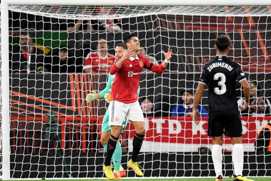 Zum Auftakt der Europa-League-Gruppenphase durfte Cristiano Ronaldo (37, M.) zwar von Beginn an ran, doch auch er konnte die 0:1-Pleite gegen Real Sociedad nicht verhindern.