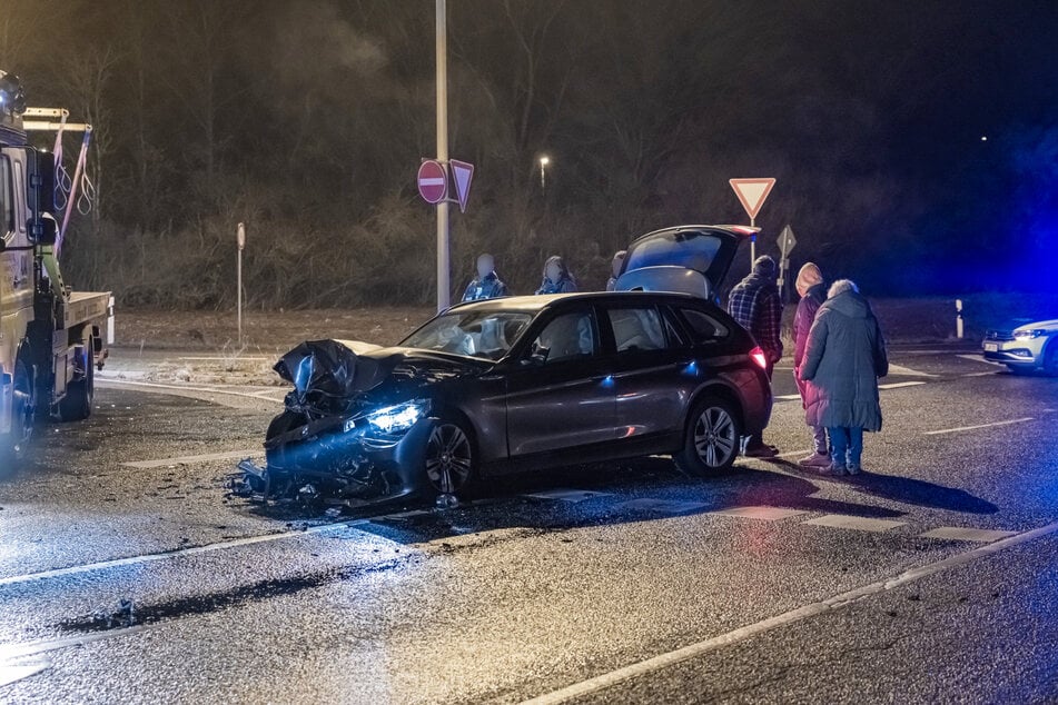 Im Kreuzungsbereich der B519 bei Flörsheim am Main krachte es am Donnerstagabend gewaltig.