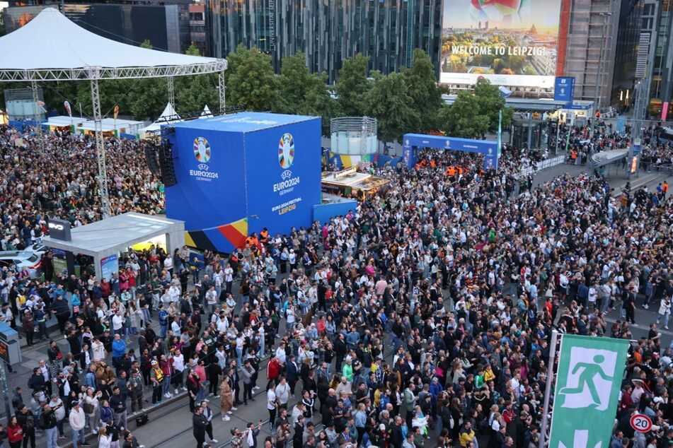 Während der EM verwandelt sich der Leipziger Augustusplatz in eine Fanzone für Fußball-Anhänger.