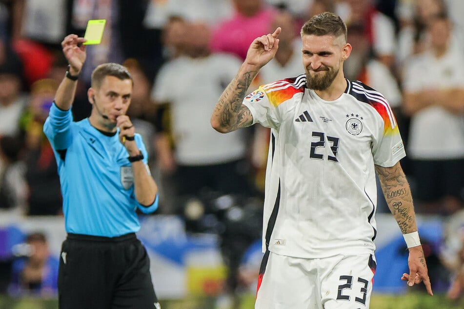 Eine Gelbe Karte im Turnierverlauf soll bei der WM 2026 abgemildert werden.