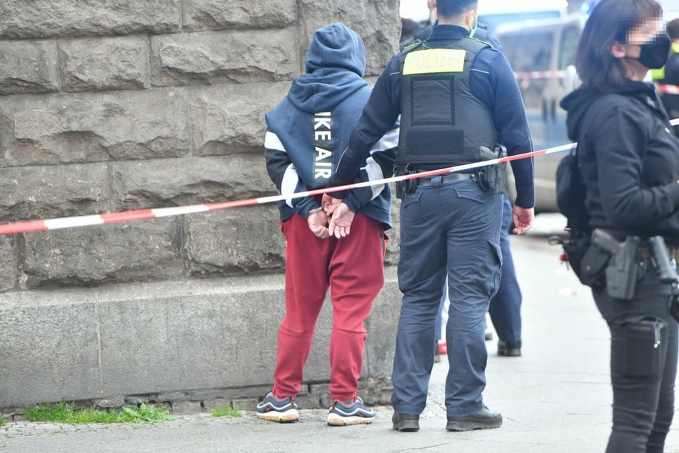 Mehrere Männer sind am Mittwochabend in Berlin-Neukölln in Streit geraten.