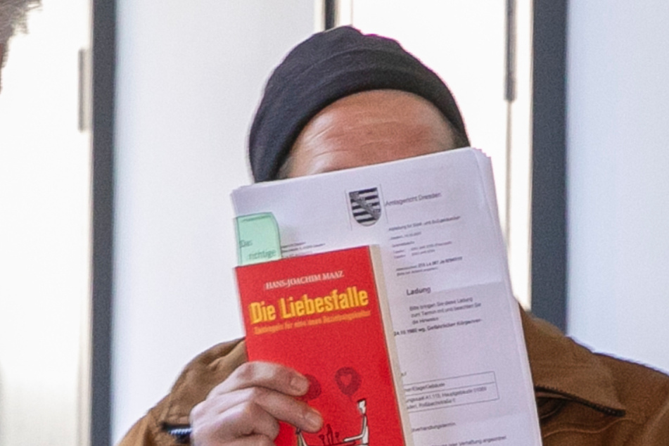 Marcel R. (39) musste nach mehreren Prügelattacken gegen seine Freundin am Mittwoch endgültig hinter Gitter.