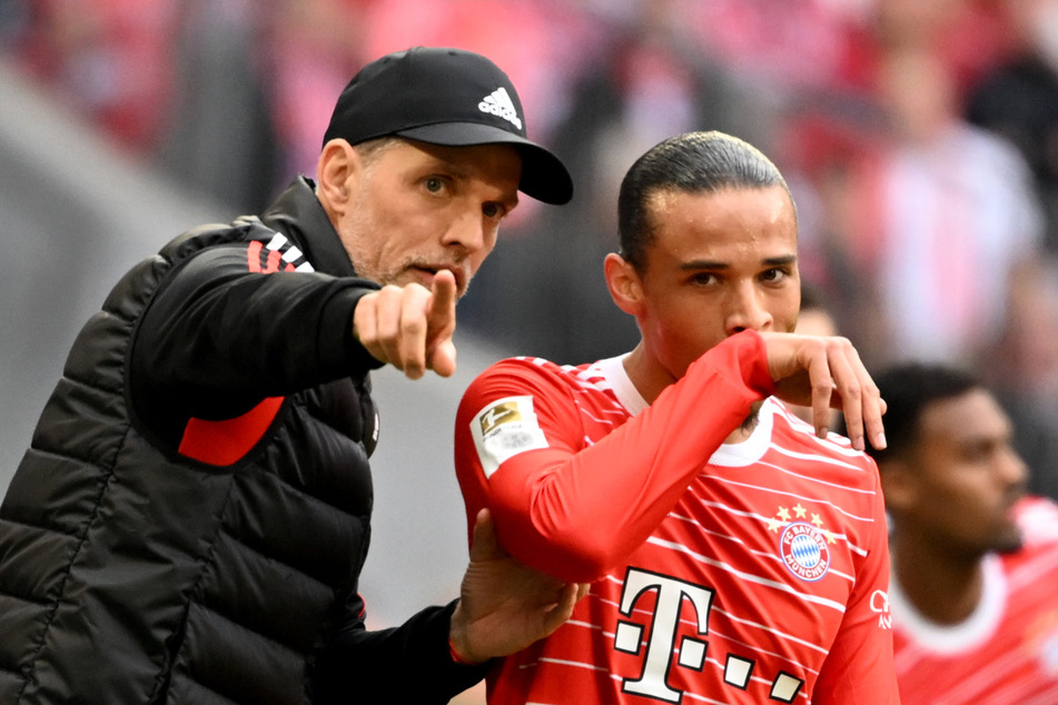 Bayern-Trainer Thomas Tuchel (50, l.) setzt voll auf Leroy Sané (27), doch trägt der Abwanderungsgedanken mit sich rum?