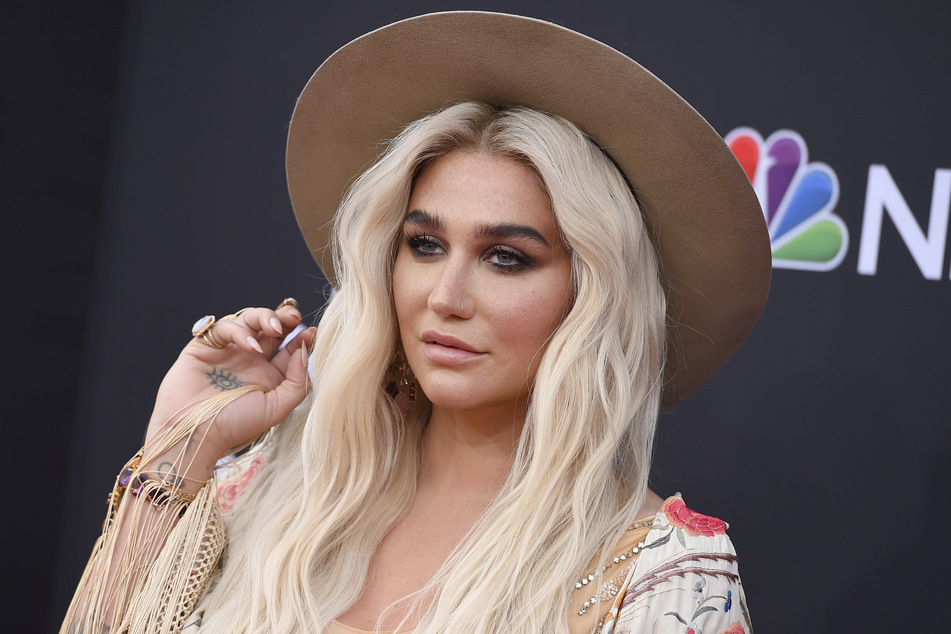 Auch Sängerin Kesha (36) sprach auf Instagram ihr Beileid aus.
