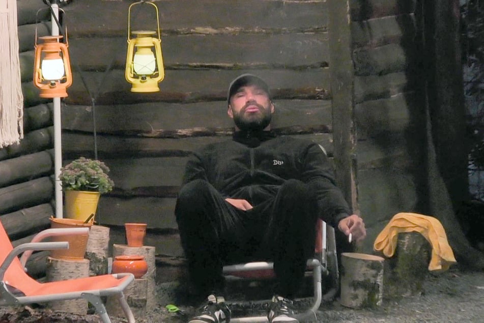 Der "maskuline Mann" macht sich im Camp wahrlich keine Freunde.