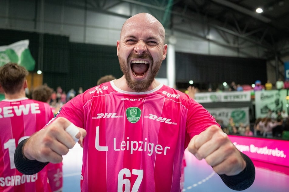 Moritz Preuss (31) feiert den deutlichen Sieg über Lübbecke.