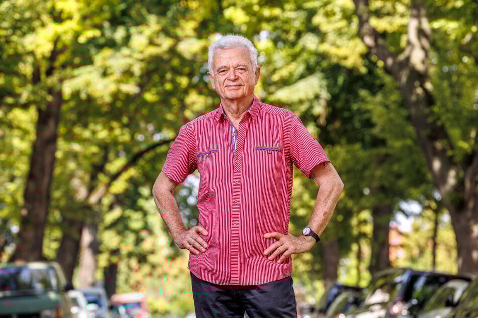 Ditmar Hunger (79) vom Alleenforum Sachsen versucht, die Straßenbäume vor Kettensägen-Massakern zu retten. Eine schwere Aufgabe.