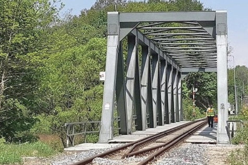 In wenigen Tagen wurde die Bahnbrücke bei Hirschfelde trotz verstärkter Bestreifung dreimal geplündert.