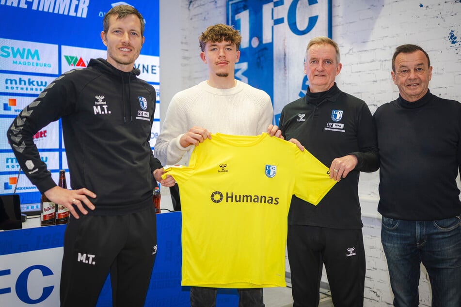 Der 17-Jährige hat bereits fünf Länderspiele für die Juniorenauswahl des DFB absolviert.