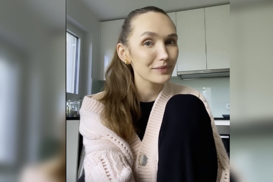 Content-Creatorin Anna Wilken (25) geht offen mit der Krankheit Endometriose um, schrieb darüber unter anderem ein Buch.