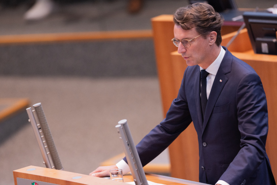 Hendrik Wüst erlebt nach den Attacken in Solingen und Siegen turbulente Tage als NRW-Ministerpräsident.