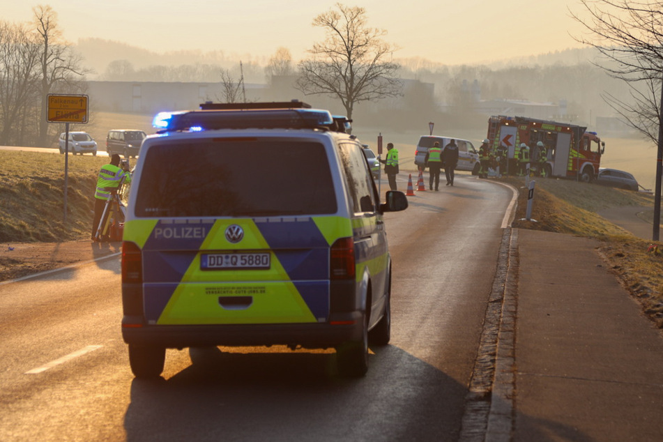 Die B173 musste nach dem Unfall komplett gesperrt werden.