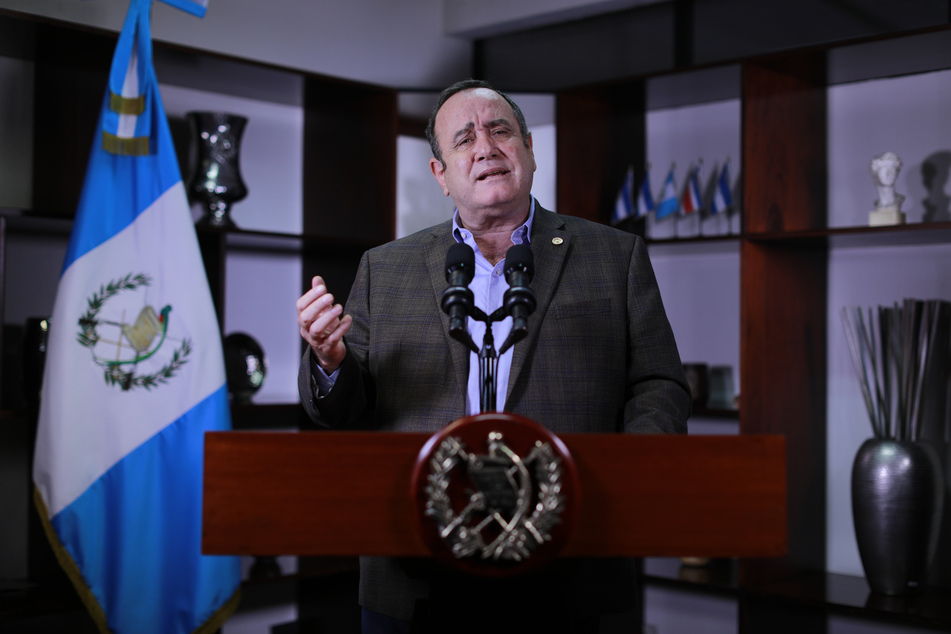Alejandro Giammattei (64), Präsident von Guatemala, hält eine Video-ansprache. Guatemalas Staatschef hat sich nach eigenen Angaben von der Krankheit Covid-19 erholt. Er habe dafür gekämpft und nun sei es geschafft, erklärte der 64-jährige in der Video-Ansprache.