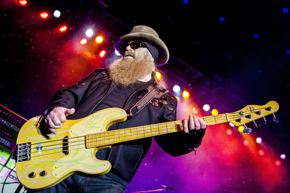 Dusty Hill, bassist for the hit band ZZ Top, has passed away at 72.