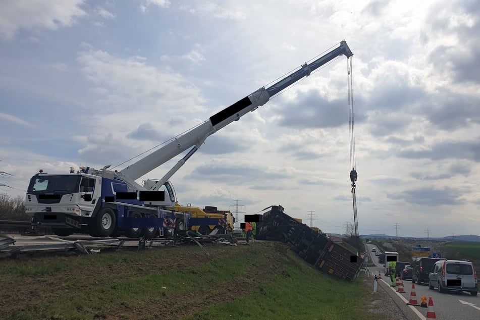 Der Lkw musste geborgen werden.