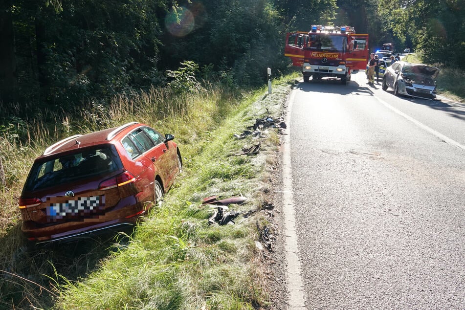 Am Dienstag prallten ein VW und ein Renault auf der Radeberger Landstraße zusammen.