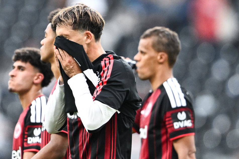 Robin Koch (30) bleibt auch in naher Zukunft Kapitän bei der Frankfurter Eintracht.
