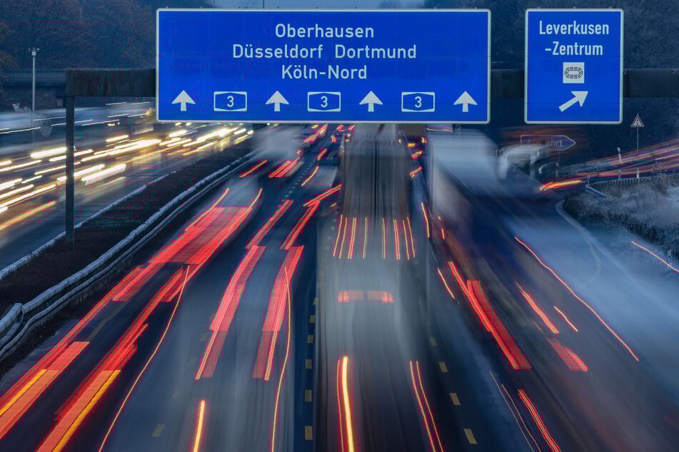 Die Trickdiebe waren auf dem Autobahnkreuz Köln-Nord unterwegs und zogen dort andere Fahrer heraus. (Archivfoto)