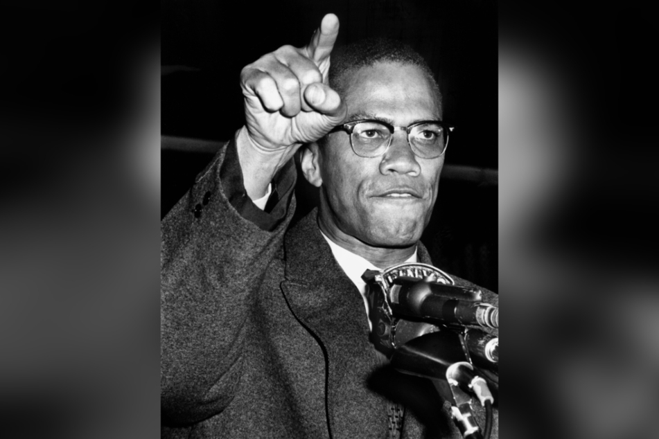 Der US-amerikanische Bürgerrechtler Malcolm X auf einer Kundgebung im Mai 1963.