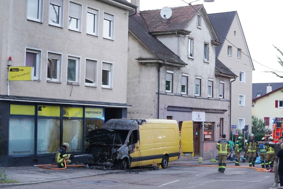 Das Fahrzeug war im Anschluss an den Brand nur noch Schrott wert.