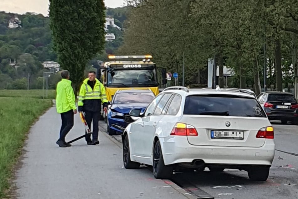 Crash am Käthe-Kollwitz-Ufer: Autos fahren frontal ineinander